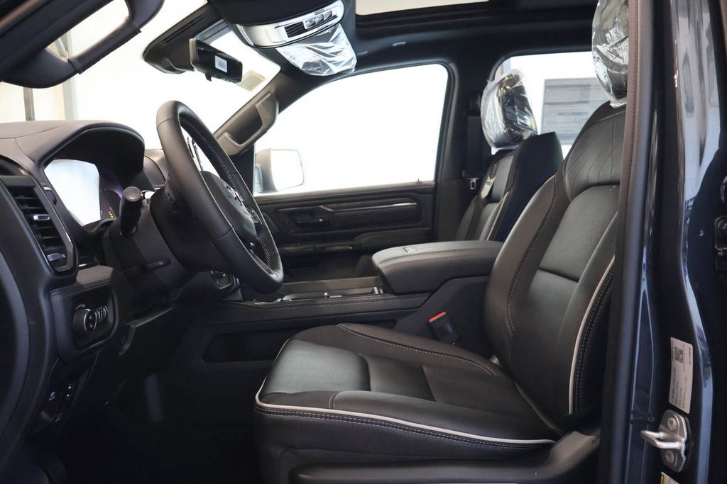 2026 Ram 1500 LIMITED in Terrebonne, Quebec - 8 - w1024h768px
