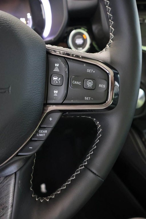 2026 Ram 1500 LIMITED in Terrebonne, Quebec - 14 - w1024h768px