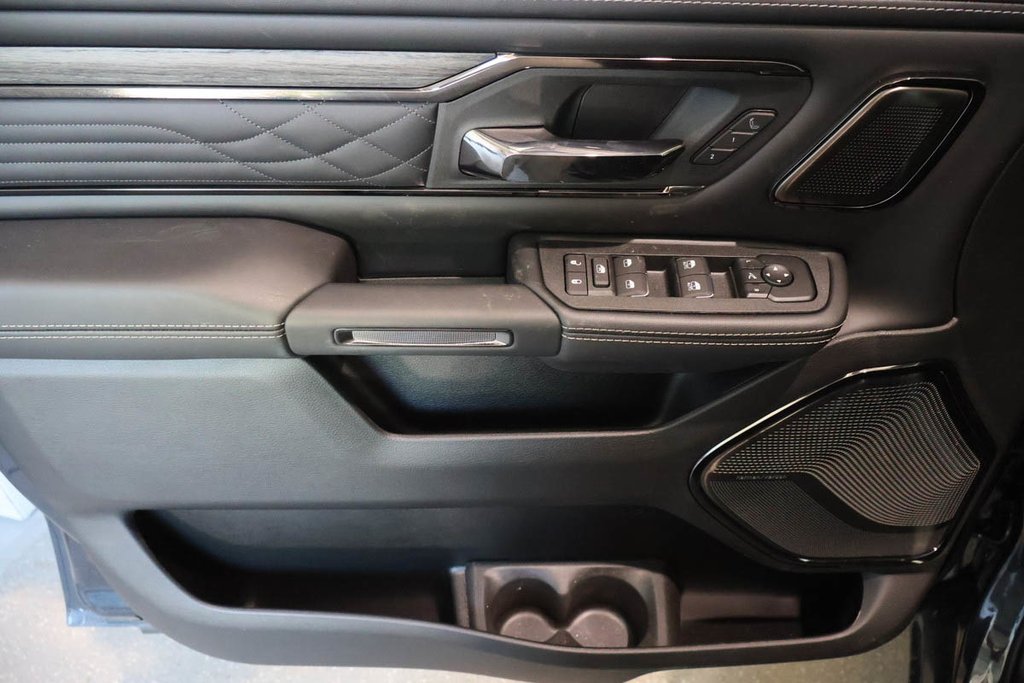 2026 Ram 1500 LIMITED in Terrebonne, Quebec - 17 - w1024h768px