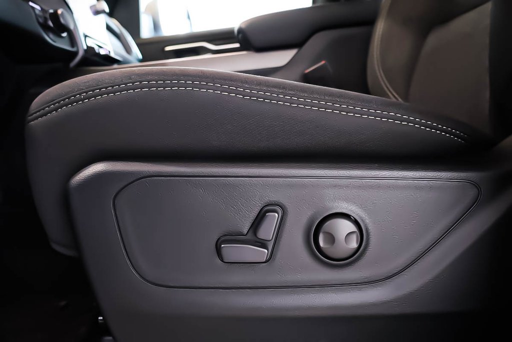 2026 Ram 1500 BIG HORN in Terrebonne, Quebec - 9 - w1024h768px