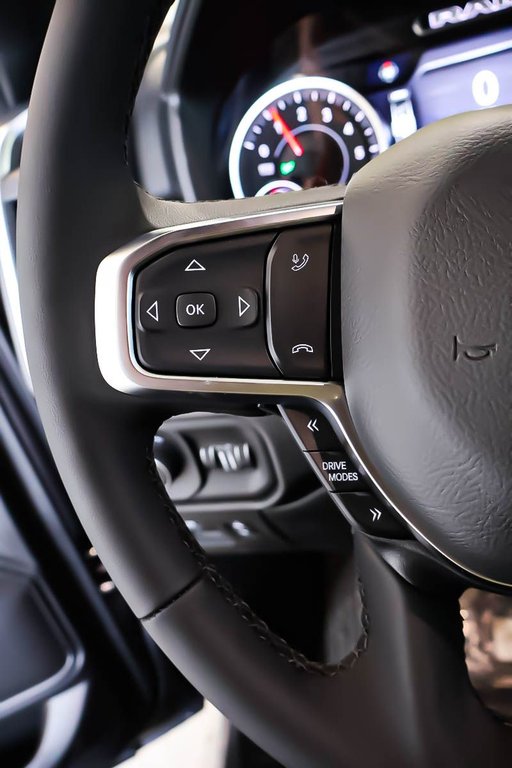 2026 Ram 1500 BIG HORN in Terrebonne, Quebec - 12 - w1024h768px