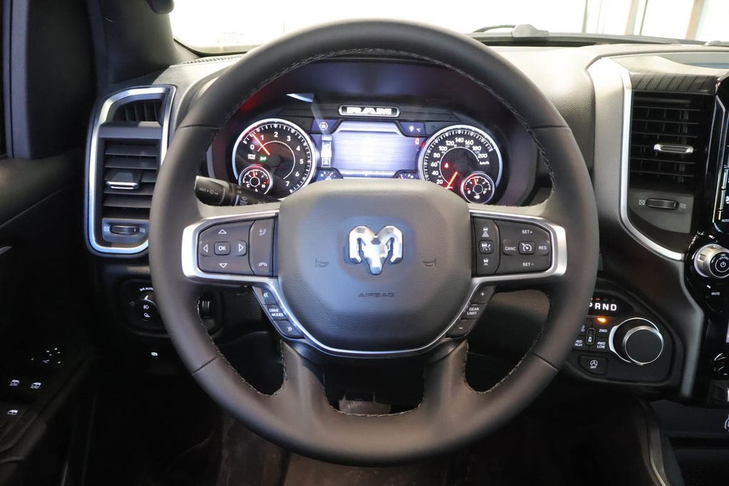2026 Ram 1500 BIG HORN in Terrebonne, Quebec - 11 - w1024h768px