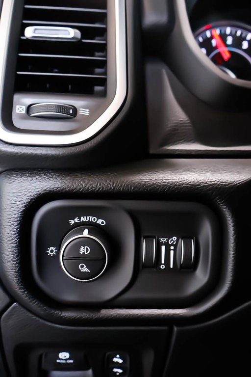 2026 Ram 1500 BIG HORN in Terrebonne, Quebec - 19 - w1024h768px