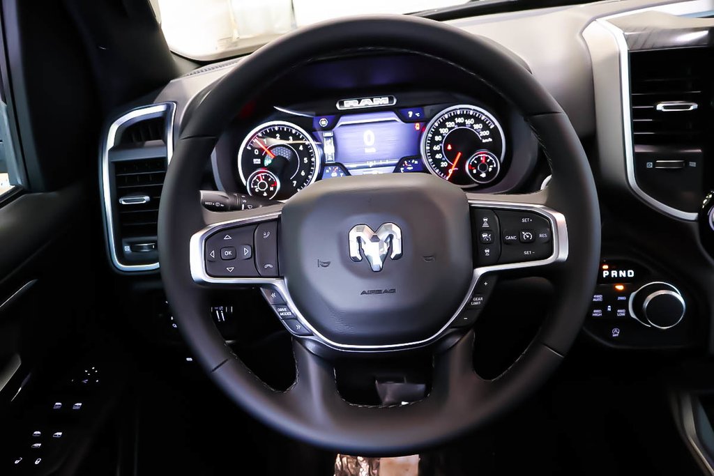 2026 Ram 1500 BIG HORN in Terrebonne, Quebec - 11 - w1024h768px