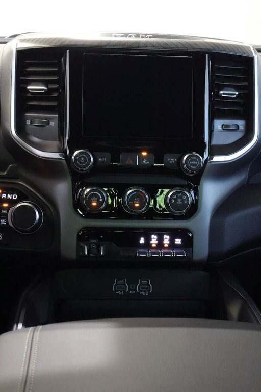 2026 Ram 1500 EXPRESS in Terrebonne, Quebec - 16 - w1024h768px