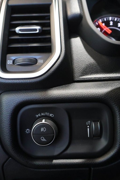 2026 Ram 1500 EXPRESS in Terrebonne, Quebec - 18 - w1024h768px