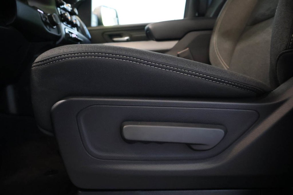 2026 Ram 1500 EXPRESS in Terrebonne, Quebec - 9 - w1024h768px