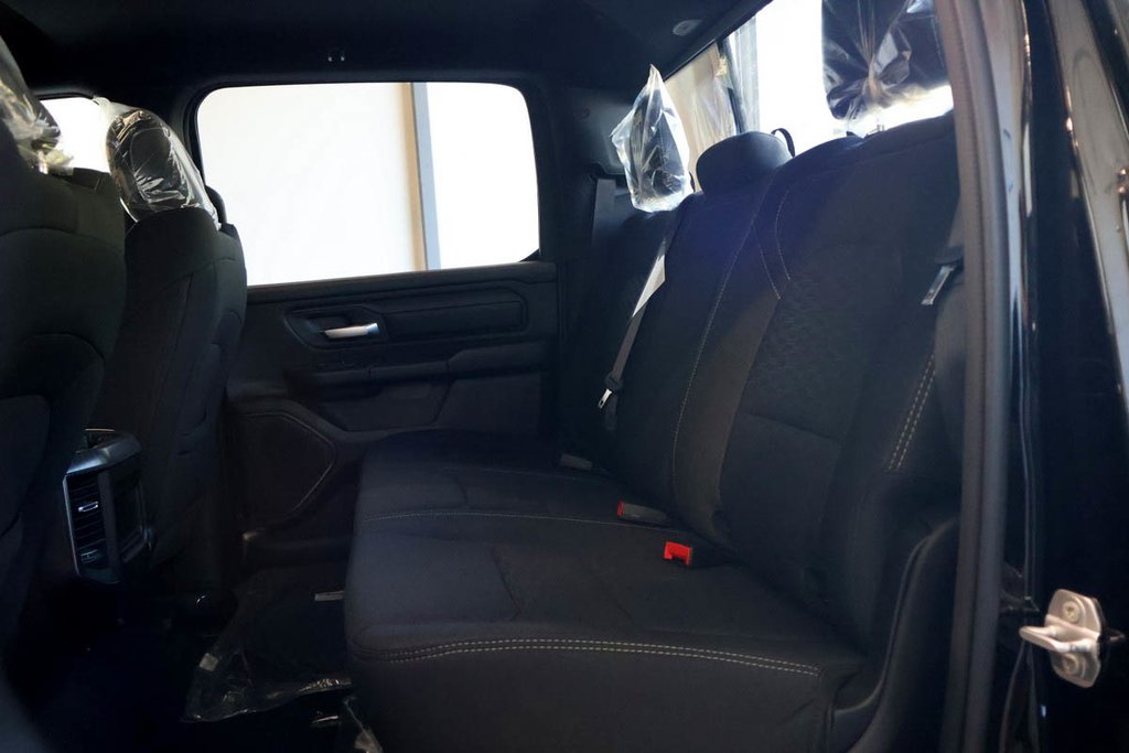 2026 Ram 1500 EXPRESS in Terrebonne, Quebec - 20 - w1024h768px