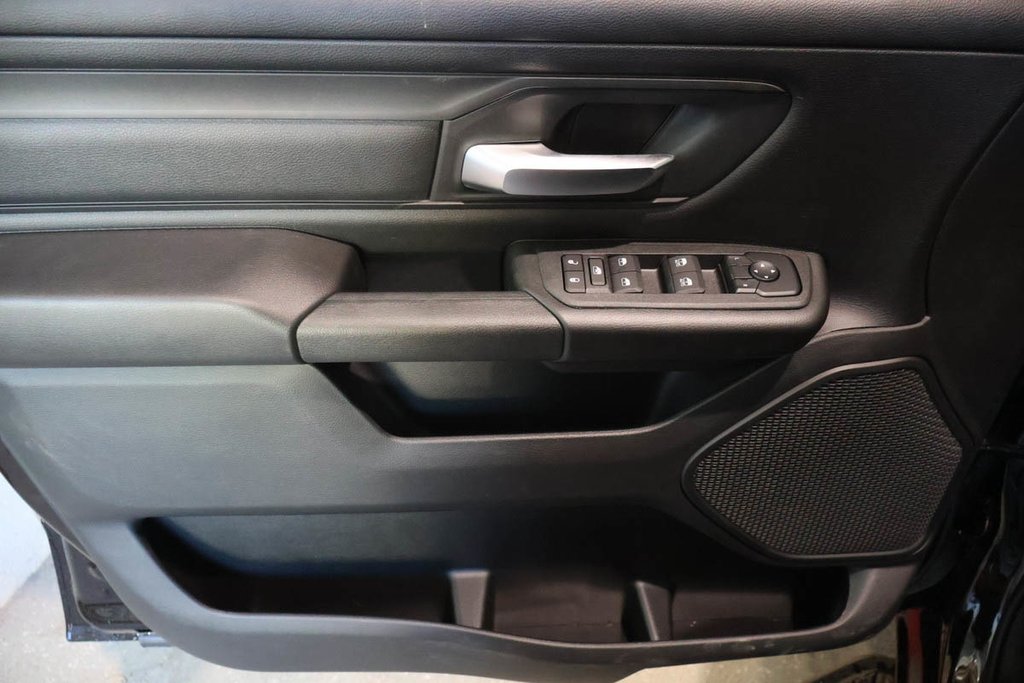 2026 Ram 1500 EXPRESS in Terrebonne, Quebec - 19 - w1024h768px