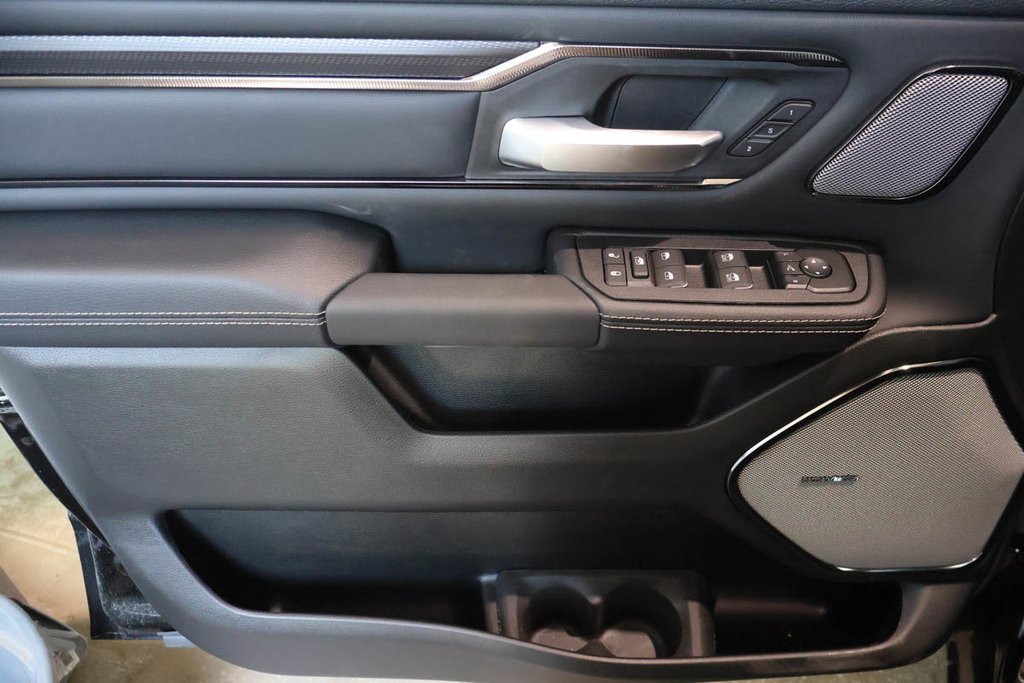 2026 Ram 1500 SPORT in Terrebonne, Quebec - 18 - w1024h768px