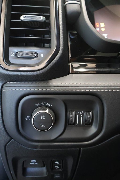 2026 Ram 1500 LIMITED in Terrebonne, Quebec - 17 - w1024h768px