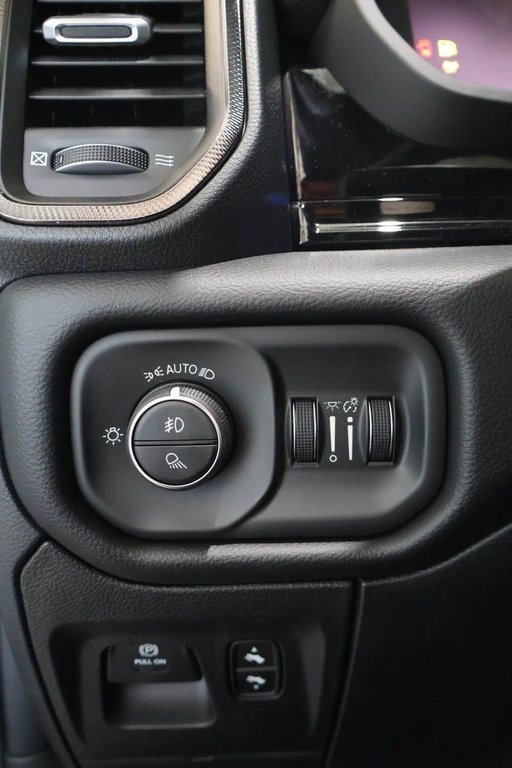 2026 Ram 1500 SPORT in Terrebonne, Quebec - 18 - w1024h768px