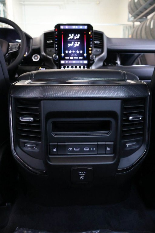 2026 Ram 1500 SPORT in Terrebonne, Quebec - 23 - w1024h768px