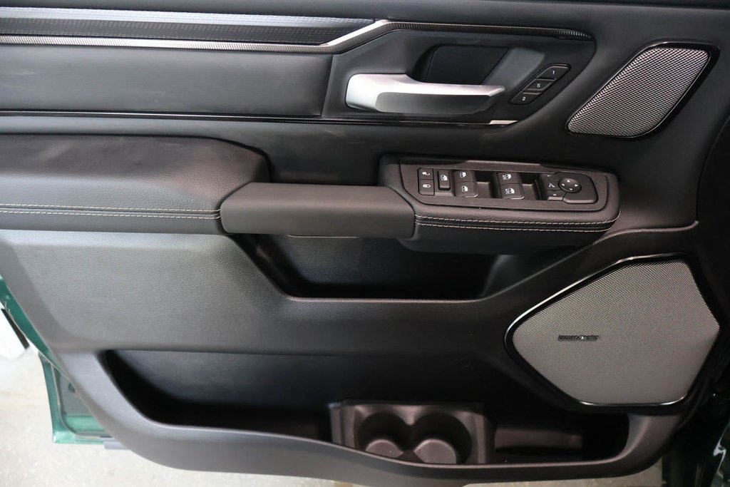 2026 Ram 1500 SPORT in Terrebonne, Quebec - 21 - w1024h768px