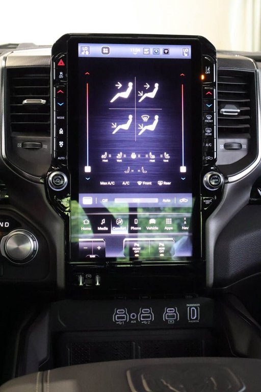 2026 Ram 1500 SPORT in Terrebonne, Quebec - 16 - w1024h768px