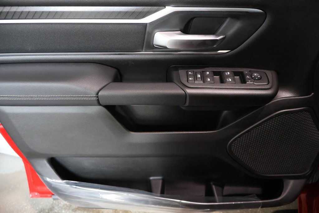 2026 Ram 1500 BIG HORN in Terrebonne, Quebec - 20 - w1024h768px