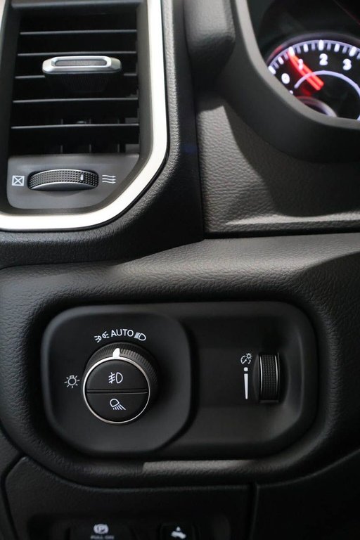2026 Ram 1500 BIG HORN in Terrebonne, Quebec - 19 - w1024h768px