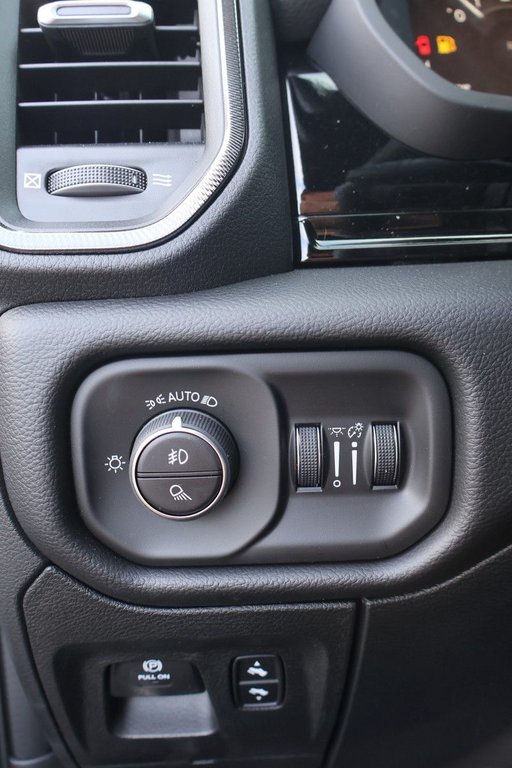 2026 Ram 1500 SPORT in Terrebonne, Quebec - 18 - w1024h768px