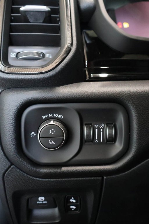 2026 Ram 1500 SPORT in Terrebonne, Quebec - 19 - w1024h768px