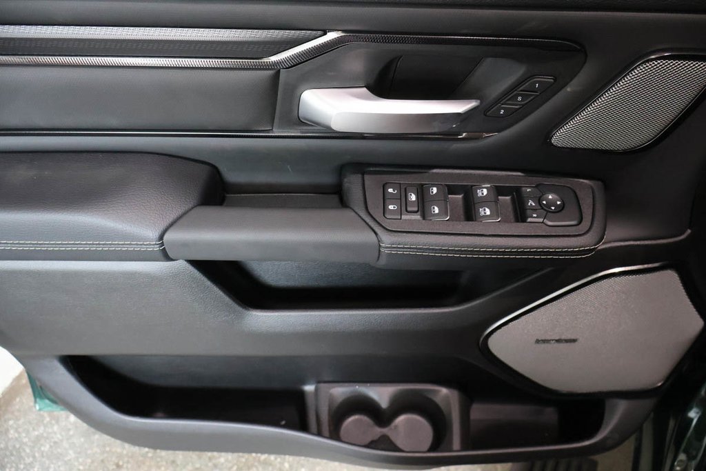 2026 Ram 1500 SPORT in Terrebonne, Quebec - 22 - w1024h768px