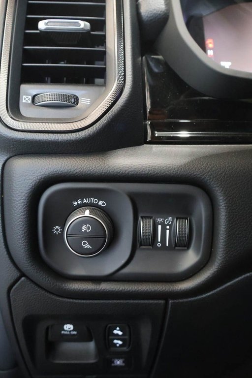 2026 Ram 1500 SPORT in Terrebonne, Quebec - 18 - w1024h768px