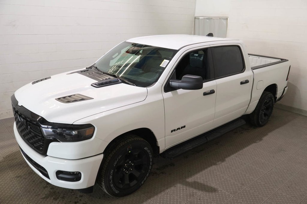 2026 Ram 1500 EXPRESS in Terrebonne, Quebec - 3 - w1024h768px