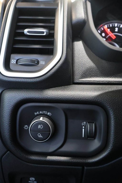 2026 Ram 1500 EXPRESS in Terrebonne, Quebec - 18 - w1024h768px
