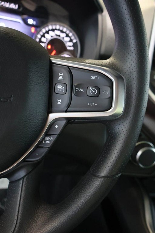 2026 Ram 1500 EXPRESS in Terrebonne, Quebec - 13 - w1024h768px