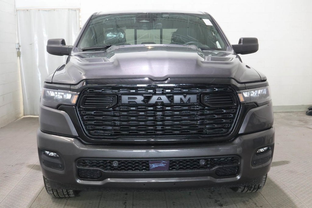 2026 Ram 1500 EXPRESS in Terrebonne, Quebec - 2 - w1024h768px