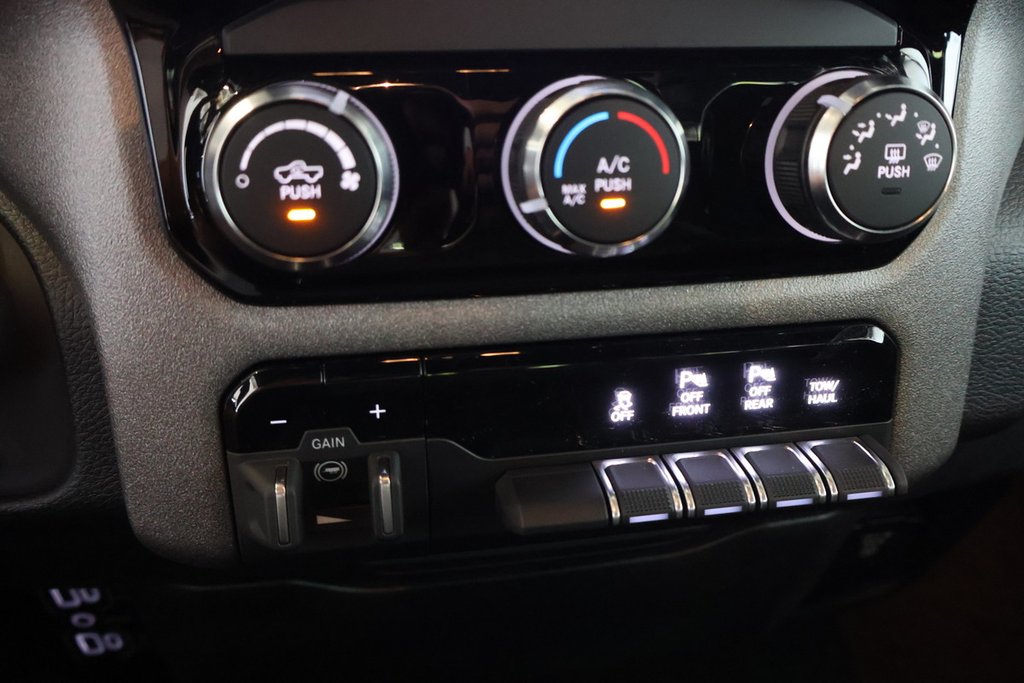 2026 Ram 1500 WARLOCK in Terrebonne, Quebec - 18 - w1024h768px