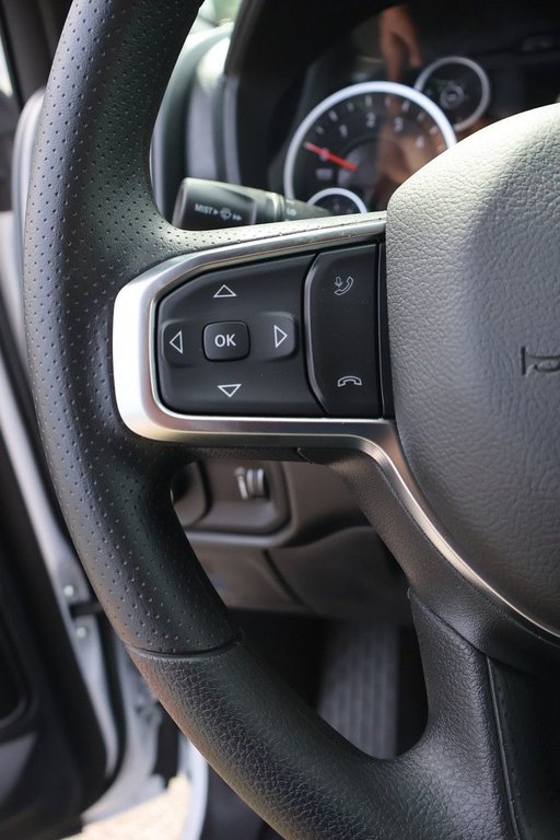 Ram 1500 EXPRESS 2026 à Terrebonne, Québec - 11 - w1024h768px