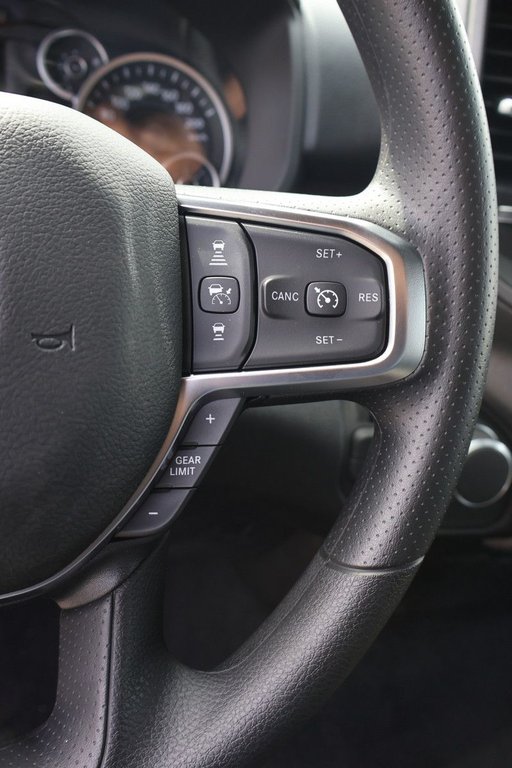 Ram 1500 EXPRESS 2026 à Terrebonne, Québec - 12 - w1024h768px