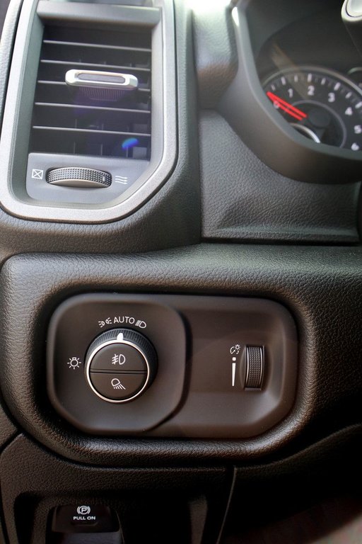 Ram 1500 EXPRESS 2026 à Terrebonne, Québec - 18 - w1024h768px