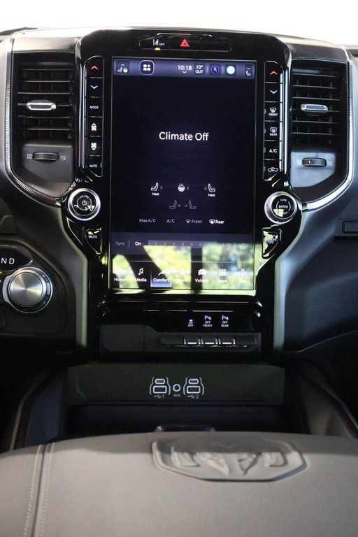 2027 Ram 1500 SPORT in Terrebonne, Quebec - 17 - w1024h768px