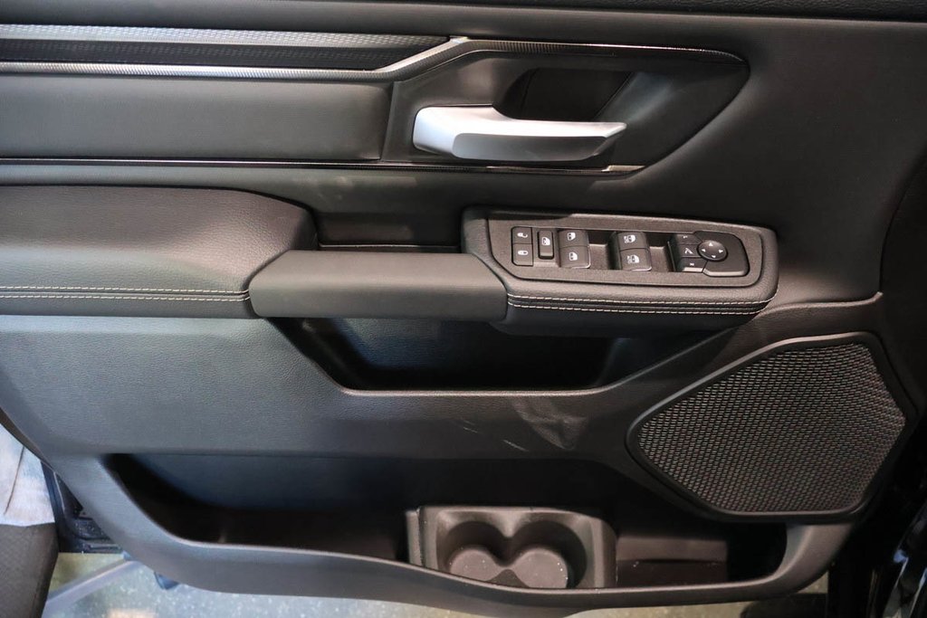 2027 Ram 1500 SPORT in Terrebonne, Quebec - 21 - w1024h768px