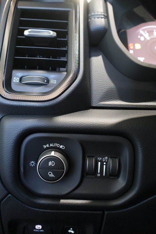 2027 Ram 1500 SPORT in Terrebonne, Quebec - 21 - w1024h768px