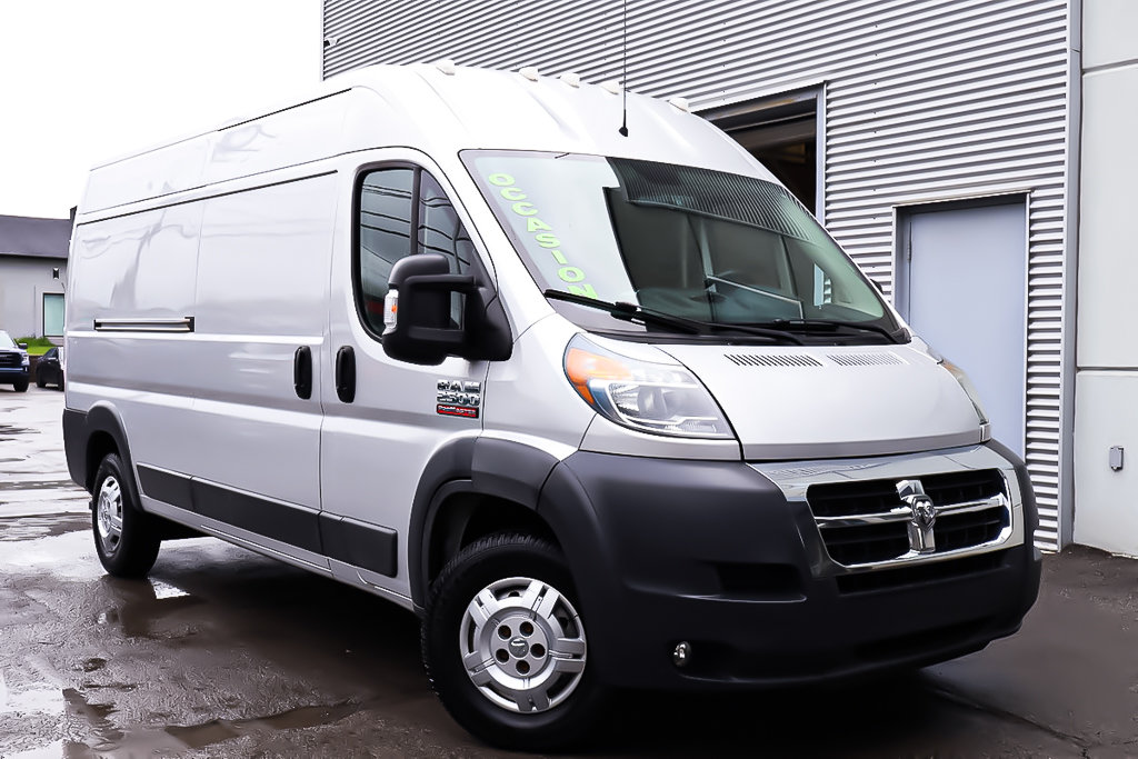 2017 Ram 2500 CARGO VAN 159 WB + HIGH ROOF + V6 in Terrebonne, Quebec - 1 - w1024h768px