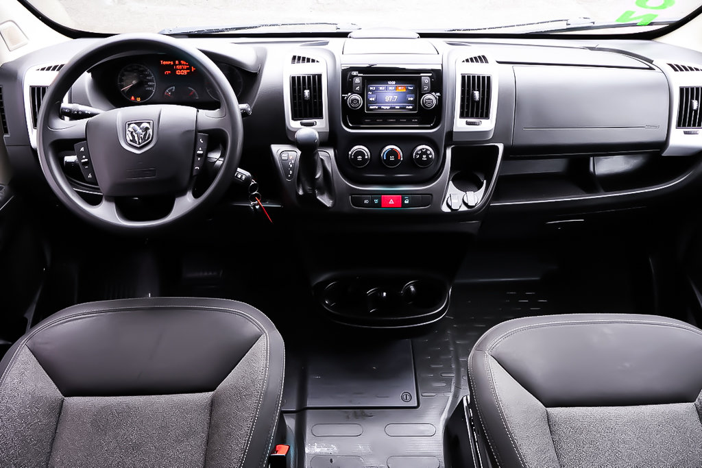 2017 Ram 2500 CARGO VAN 159 WB + HIGH ROOF + V6 in Terrebonne, Quebec - 13 - w1024h768px
