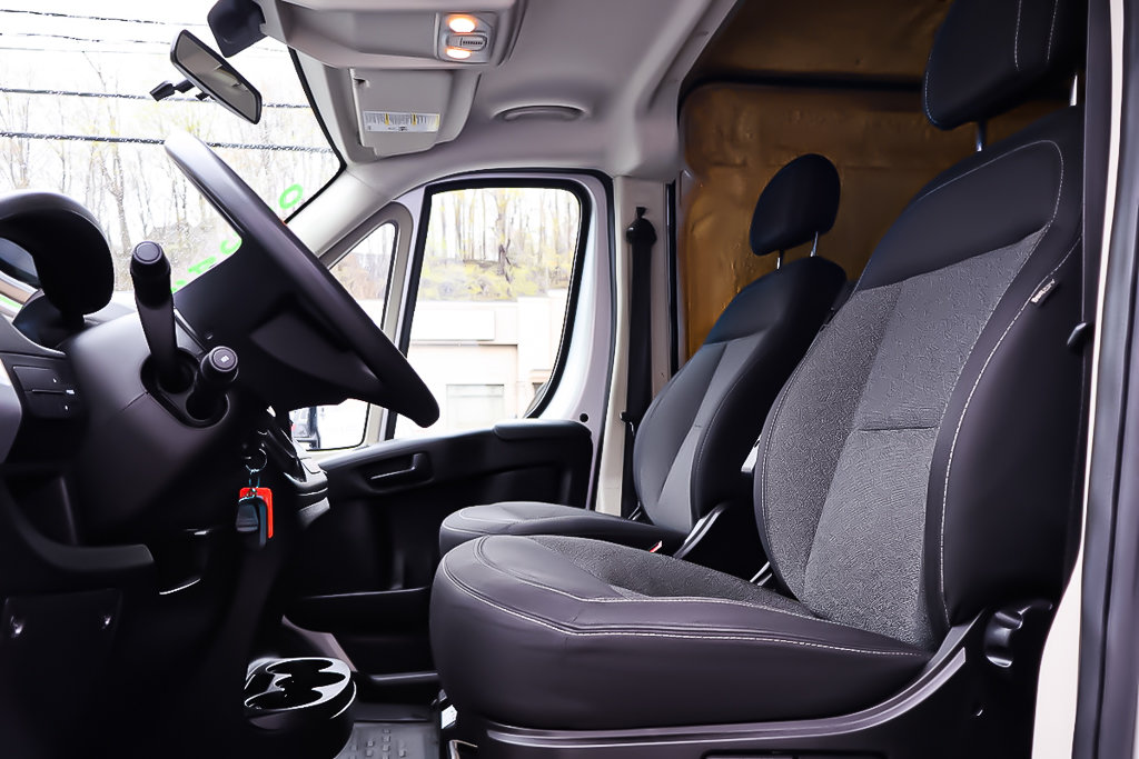 2017 Ram 2500 CARGO VAN 159 WB + HIGH ROOF + V6 in Terrebonne, Quebec - 10 - w1024h768px
