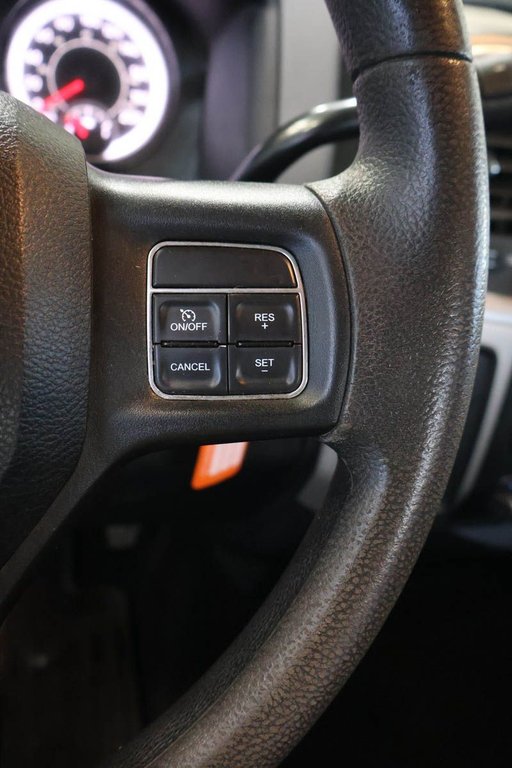 Ram 2500 SLT + 4X4 + CREW CAB + V8 HEMI 6.4L + ALLURE NOIRE 2018 à Terrebonne, Québec - 13 - w1024h768px