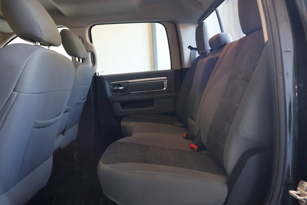 Ram 2500 SLT + 4X4 + CREW CAB + V8 HEMI 6.4L + ALLURE NOIRE 2018 à Terrebonne, Québec - 20 - w1024h768px