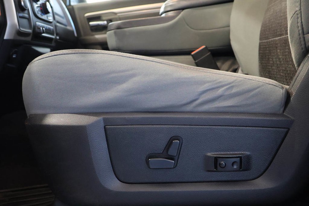 Ram 2500 SLT + 4X4 + CREW CAB + V8 HEMI 6.4L + ALLURE NOIRE 2018 à Terrebonne, Québec - 9 - w1024h768px