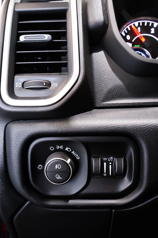 Ram 2500 BIG HORN + 4X4 CREW CAB + DIESEL 2019 à Terrebonne, Québec - 26 - w1024h768px