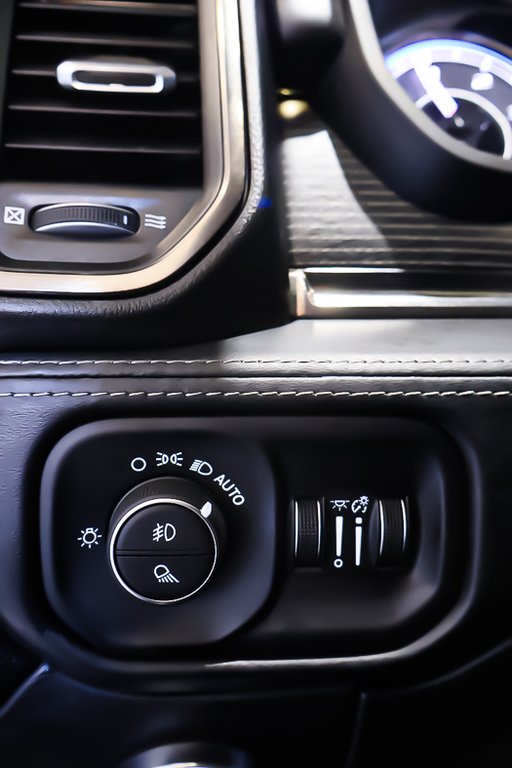 2020 Ram 2500 LIMITED + 4X4 + CREW CAB + DIESEL + ALLURE NOIRE in Terrebonne, Quebec - 27 - w1024h768px