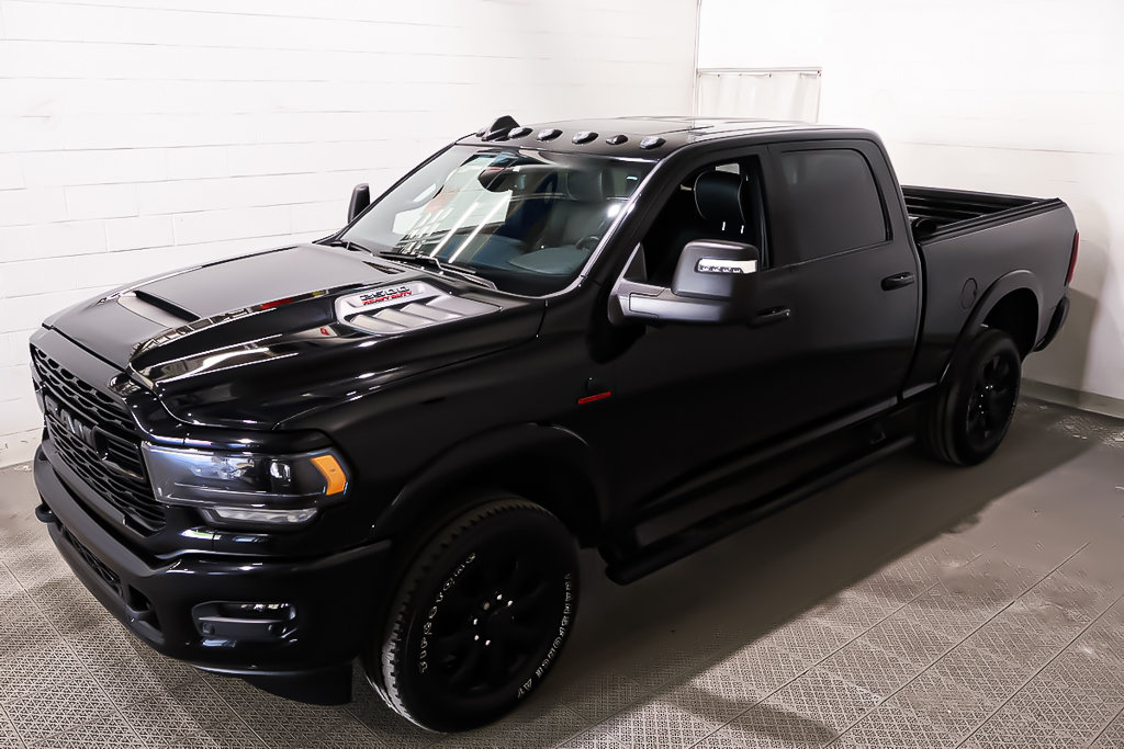 2023 Ram 2500 LIMITED + DIESEL + NIGHT ED + 4X4 + CREW CAB in Terrebonne, Quebec - 3 - w1024h768px