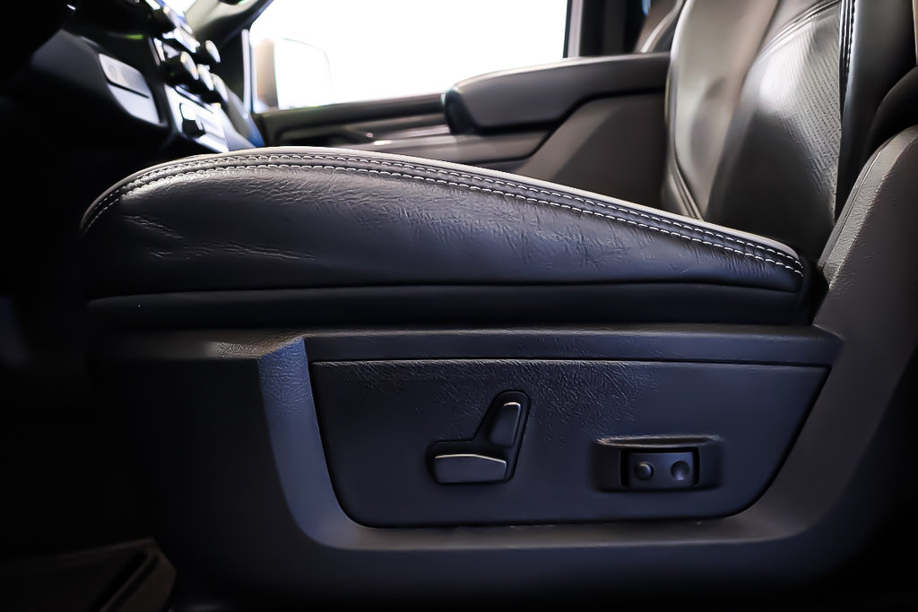 2023 Ram 2500 LIMITED + DIESEL + NIGHT ED + 4X4 + CREW CAB in Terrebonne, Quebec - 13 - w1024h768px