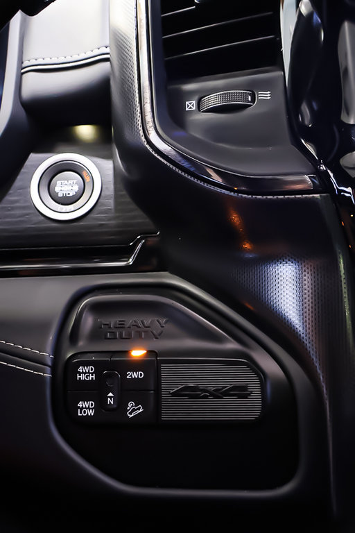 2023 Ram 2500 LIMITED + DIESEL + NIGHT ED + 4X4 + CREW CAB in Terrebonne, Quebec - 21 - w1024h768px