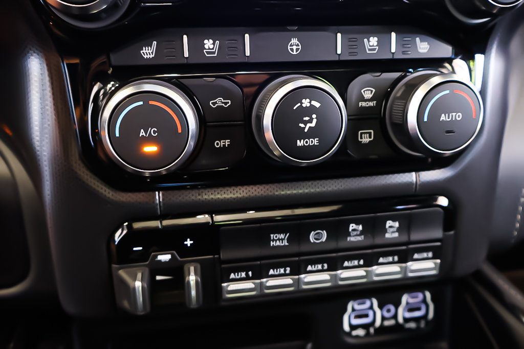 2023 Ram 2500 LIMITED + DIESEL + NIGHT ED + 4X4 + CREW CAB in Terrebonne, Quebec - 26 - w1024h768px