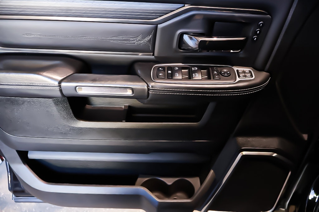 2023 Ram 2500 LIMITED + DIESEL + NIGHT ED + 4X4 + CREW CAB in Terrebonne, Quebec - 29 - w1024h768px