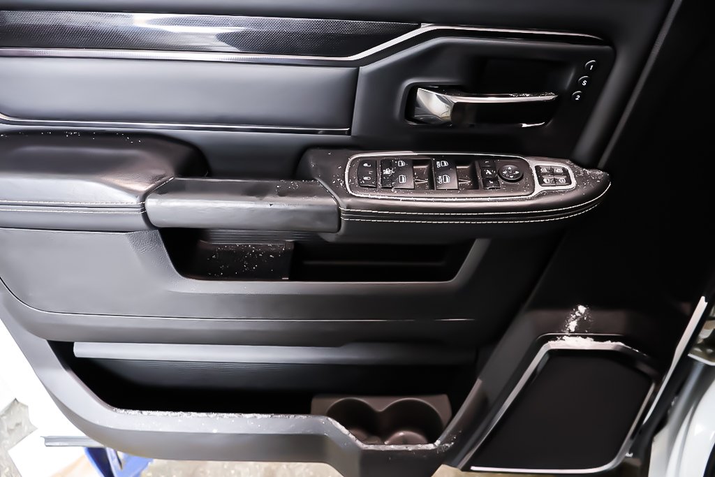 2023 Ram 2500 REBEL + 4X4 CREW CAB + V8 HEMI 6.4L in Terrebonne, Quebec - 26 - w1024h768px